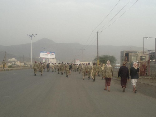 ضحايا في مواجهات بين جنود محتجين والحرس الرئاسي في محيط دار الرئاسة وتضارب الأنباء عن مواجهات مع الحرس الرئاسي "تحديث مستمر" 1 02 08 13 528992338