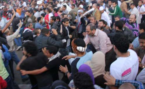 اكثر من 100 قتيل ومصاب بجامعة القاهرة و"الإنقاذ": خطاب مرسي إعلان حرب أهلية 1 03 07 13 556085117