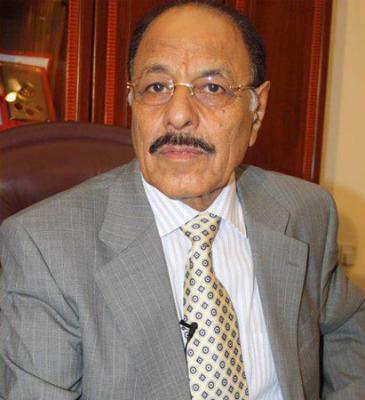 علي محسن الأحمر يتبع السعودية في موقفها تجاه أحداث مصر ويتراجع عن تصريحاته 1 05 07 13 731202493