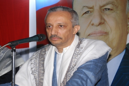 مواطن يناشد محافظ تعز انصافه من مرافقي شيخ نافذ 1 05 08 13 435508188