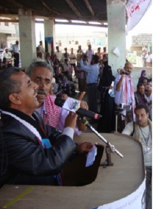 المحامي يحيى غالب مخاطبا باعوم :ماتم بناءه بالأيادي لن نسمح بهدمه بالأقدام 1 08 09 12 420194081