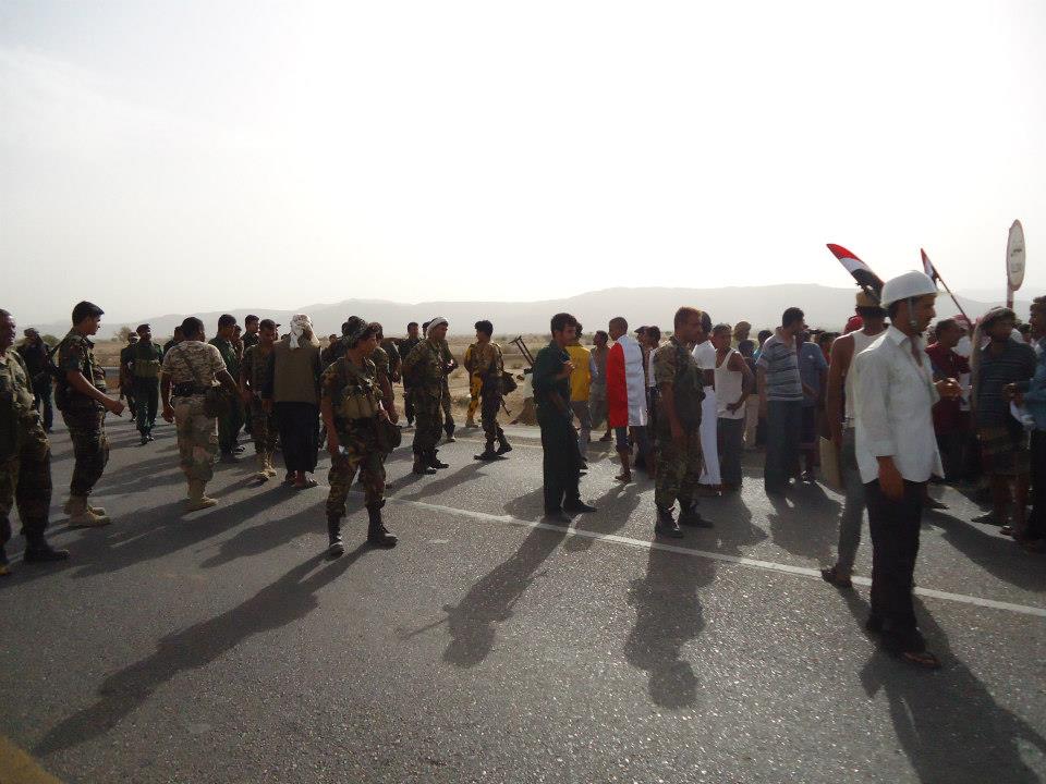 الحديدة.. قوات الأمن تقمع مسيرة الحقوق والكرامة الراجلة وتعتقل عددا من قياداتها قبل وصولها إلى منفذ الطوال الحدودي 1 11 05 13 454767274