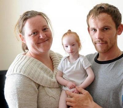 الطفلة العفريت يخشى الجميع ايذائها 1 12 06 13 890472824