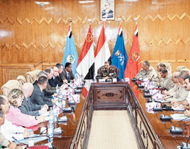 اللجنة العسكرية تبحث مع فريق الخبراء الأمريكيين خطة هيكلة الجيش 1 15 07 12 418289872