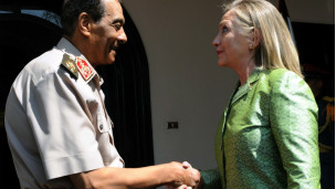 كلينتون تحث الجيش المصري على العودة الى دوره التقليدي 1 15 07 12 637097649