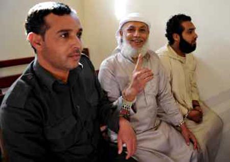 لعبة سياسية كبيرة وراء تفجير السبعين متورط فيها كبار 1 16 01 13 295347351