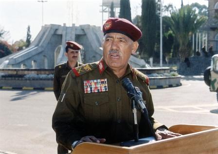 نائب رئيس الأركان يفشل في إعادة البخيتي الى قيادة اللواء 22 حرس بتعز 1 17 03 13 277199303