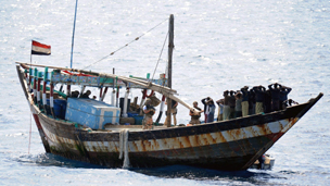 فرار قرصانين صوماليين من سجن بمدينة عدن 1 18 05 12 238056501