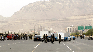 اليمن: الرئيس يتعهد بتعقب المتشددين والقاعدة تتوعد بشن المزيد من الهجمات 1 21 05 12 955159725