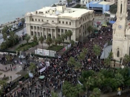 صدمات بين اسلامين ومعارضين في الإسكندريةوالمعارضة تدعو للتصويت بـ لا في المرحلة الثانية من الاستفتاء على الدستور 1 21 12 12 589369627