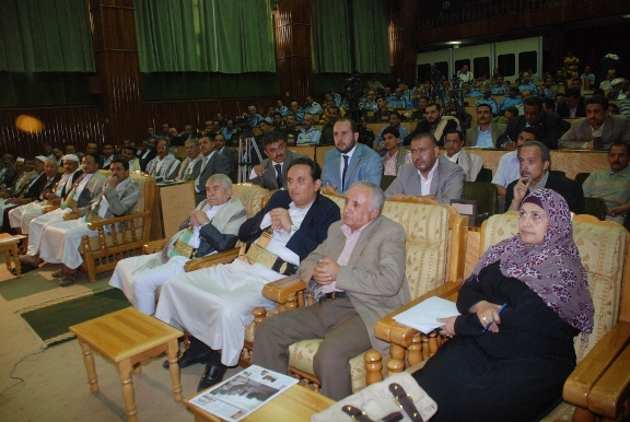 اجتماعاً موسعاً لمدراء العموم واعضاء المجالس المحلية وتكريم عدد من المهتمين 1 22 07 12 880592270