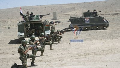 جنود اللواء الأول حماية يتمردون على القائد ويمنعونه من الدخول 1 23 07 13 542647977