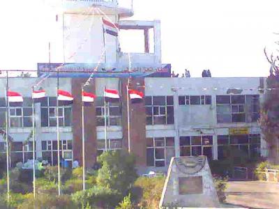 وزير النقل يوجه بإستأناف بناء سور مطارتعزالدولي 1 23 11 12 256469064