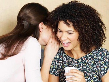 دراسة أمريكية تؤكد أن أسباباً طبية وراء ثرثرة النساء 1 26 02 13 24015262