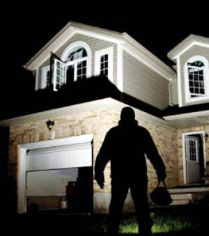 في جبل حبشي عصابة تهاجم البيوت 1 27 01 13 768118983