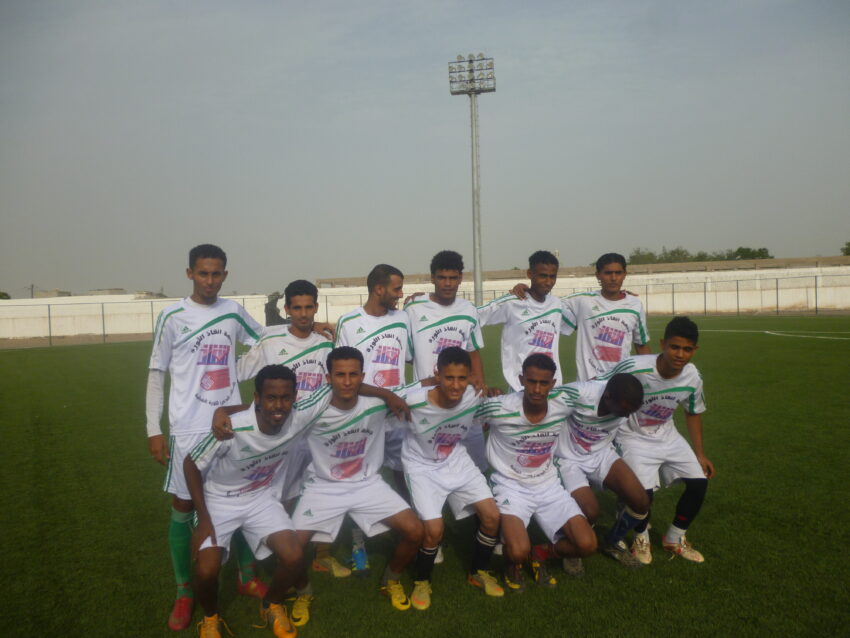 بلاطجة في عدن يطلقون النار في محاولة لإفشال المباراة النهائية للدوري الرياضي الذي رعته جبهة الإنقاذ ونظمه التحالف المدني 1 30 06 12 936857350