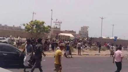 مسلحون يحاصرون بحاح