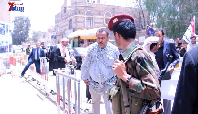 النائب حاشد يحضر جلسة البرلمان مكبلا بالسلاسل، والبرلمان يمهل وزير الداخلية 4 أيام لإحالة المتهمين 58