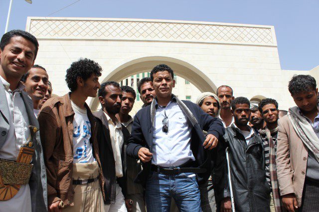 تضامنا مع عائش والعبسي.. جرحى الثورة وناشطين وصُحفيين يملؤون ساحة محكمة الصحافة والمطبوعات 13