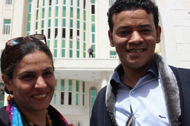 تضامنا مع عائش والعبسي.. جرحى الثورة وناشطين وصُحفيين يملؤون ساحة محكمة الصحافة والمطبوعات 32