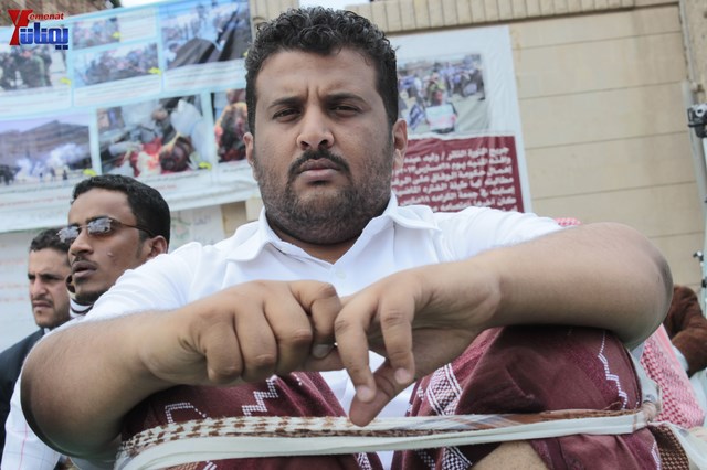 جرحى الثورة يؤدون صلاة جمعتهم الثانية عشرة في ساحة الاعتصام أمام مجلس الوزراء 44