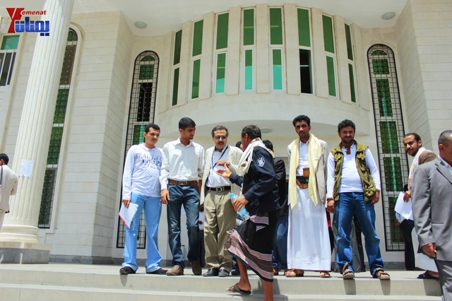 جلسة محاكمة رئيس تحرير صحيفة الأولى ومحمد العبسي في محكمة الصحافة والمطبوعات بصنعاء 5