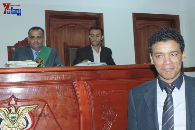 جلسة محاكمة رئيس تحرير صحيفة الأولى ومحمد العبسي في محكمة الصحافة والمطبوعات بصنعاء 60