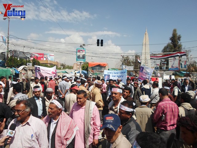 صنعاء.. مسيرة حاشدة دعما لمحافظ تعز شوقي هائل 19