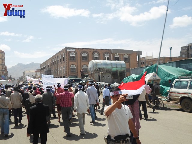 صنعاء.. مسيرة حاشدة دعما لمحافظ تعز شوقي هائل 72