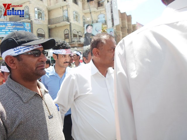 صنعاء.. مسيرة حاشدة دعما لمحافظ تعز شوقي هائل 80