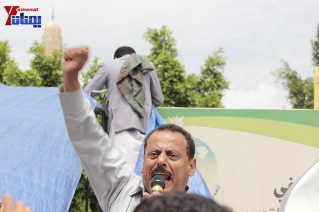 عمال وموظفي المؤسسة المحلية للمسالخ واللحوم يبداؤن بتنفيذ اعتصام مفتوح في ساحة أمانة العاصمة 72