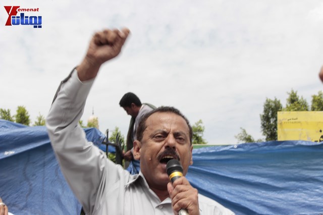 عمال وموظفي المؤسسة المحلية للمسالخ واللحوم يبداؤن بتنفيذ اعتصام مفتوح في ساحة أمانة العاصمة 73