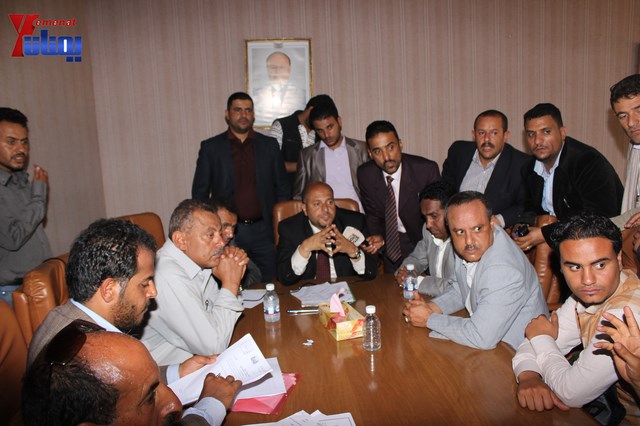 عمال وموظفي المسالخ يهددون باعتصام مفتوح أمام مبنى أمانة العاصمة إذا لم تنفذ مطالبهم إلى الغد 102