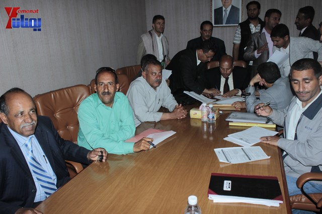 عمال وموظفي المسالخ يهددون باعتصام مفتوح أمام مبنى أمانة العاصمة إذا لم تنفذ مطالبهم إلى الغد 105