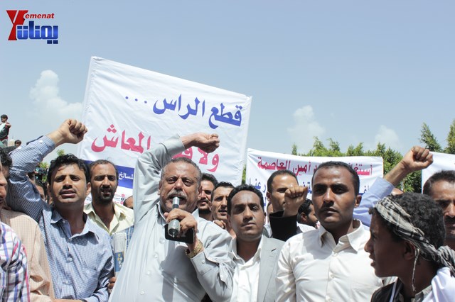 عمال وموظفي المسالخ يهددون باعتصام مفتوح أمام مبنى أمانة العاصمة إذا لم تنفذ مطالبهم إلى الغد 108