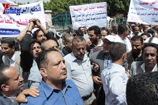 عمال وموظفي المسالخ يهددون باعتصام مفتوح أمام مبنى أمانة العاصمة إذا لم تنفذ مطالبهم إلى الغد 11