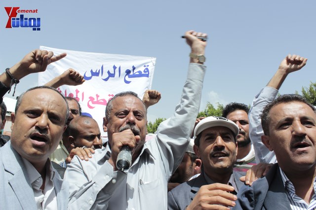 عمال وموظفي المسالخ يهددون باعتصام مفتوح أمام مبنى أمانة العاصمة إذا لم تنفذ مطالبهم إلى الغد 115