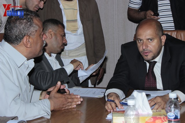 عمال وموظفي المسالخ يهددون باعتصام مفتوح أمام مبنى أمانة العاصمة إذا لم تنفذ مطالبهم إلى الغد 120