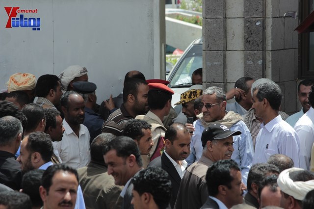 عمال وموظفي المسالخ يهددون باعتصام مفتوح أمام مبنى أمانة العاصمة إذا لم تنفذ مطالبهم إلى الغد 123