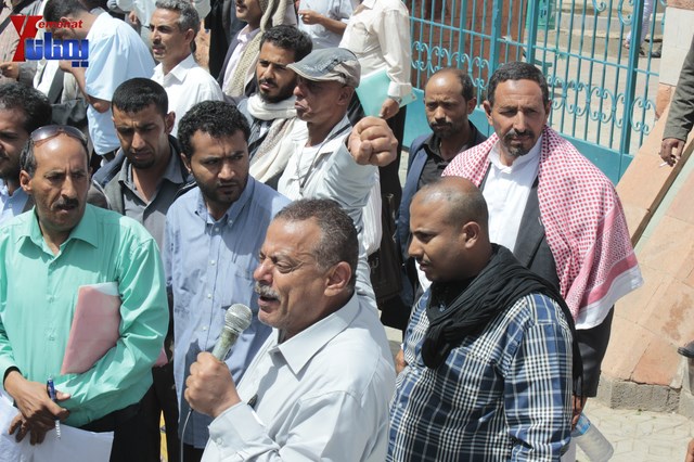 عمال وموظفي المسالخ يهددون باعتصام مفتوح أمام مبنى أمانة العاصمة إذا لم تنفذ مطالبهم إلى الغد 13