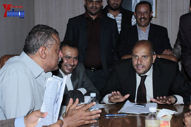 عمال وموظفي المسالخ يهددون باعتصام مفتوح أمام مبنى أمانة العاصمة إذا لم تنفذ مطالبهم إلى الغد 141