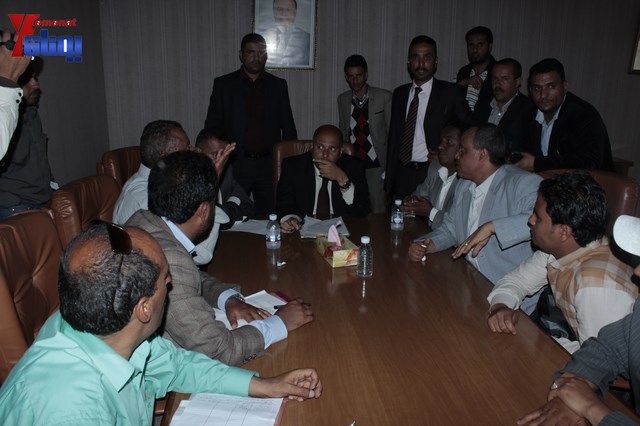 عمال وموظفي المسالخ يهددون باعتصام مفتوح أمام مبنى أمانة العاصمة إذا لم تنفذ مطالبهم إلى الغد 143