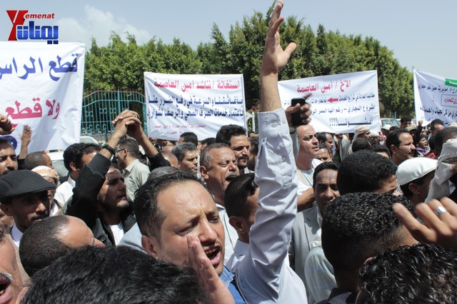 عمال وموظفي المسالخ يهددون باعتصام مفتوح أمام مبنى أمانة العاصمة إذا لم تنفذ مطالبهم إلى الغد 16