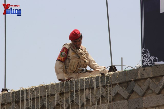 عمال وموظفي المسالخ يهددون باعتصام مفتوح أمام مبنى أمانة العاصمة إذا لم تنفذ مطالبهم إلى الغد 166