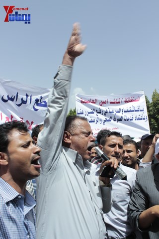 عمال وموظفي المسالخ يهددون باعتصام مفتوح أمام مبنى أمانة العاصمة إذا لم تنفذ مطالبهم إلى الغد 173