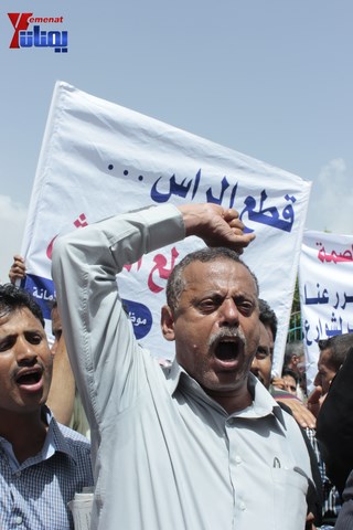 عمال وموظفي المسالخ يهددون باعتصام مفتوح أمام مبنى أمانة العاصمة إذا لم تنفذ مطالبهم إلى الغد 177