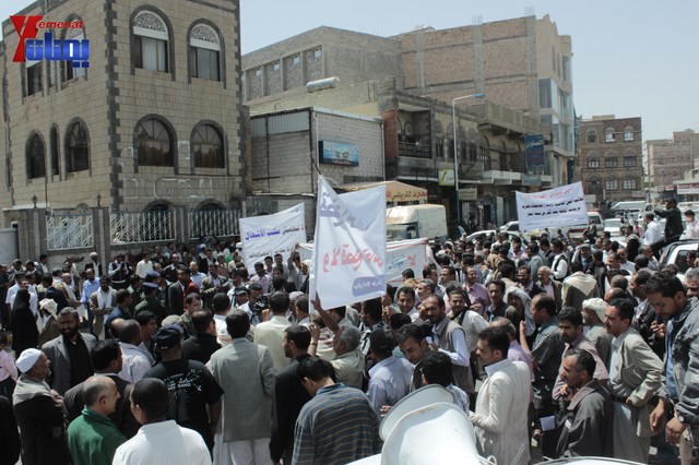 عمال وموظفي المسالخ يهددون باعتصام مفتوح أمام مبنى أمانة العاصمة إذا لم تنفذ مطالبهم إلى الغد 18