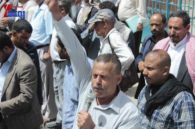 عمال وموظفي المسالخ يهددون باعتصام مفتوح أمام مبنى أمانة العاصمة إذا لم تنفذ مطالبهم إلى الغد 28