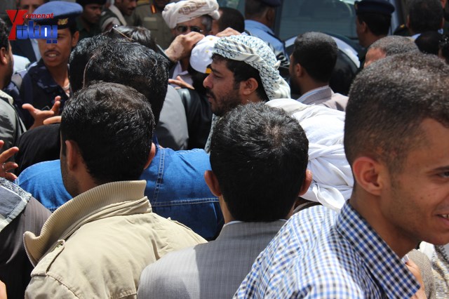 عمال وموظفي المسالخ يهددون باعتصام مفتوح أمام مبنى أمانة العاصمة إذا لم تنفذ مطالبهم إلى الغد 51