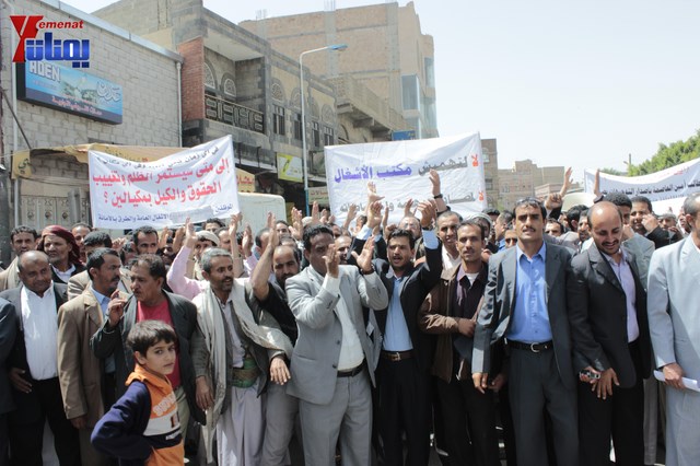 عمال وموظفي المسالخ يهددون باعتصام مفتوح أمام مبنى أمانة العاصمة إذا لم تنفذ مطالبهم إلى الغد 55